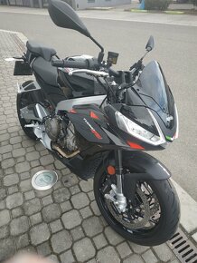 Aprilia Tuono 660 Factory 2300 km kupovaná nová 2024 - 2