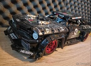 Hoonigan auto z Léga - 2