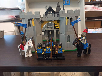 LEGO Castle 6074  Black Falcon's Fortress - 2