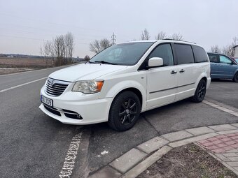 Lancia Voyager 3,6 DVD Gold RT Nový model 2012 - 2