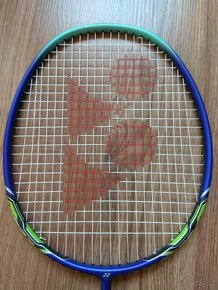 Nová badmintonová raketa Yonex s obalem - 2