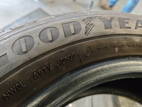 215/65 R16C zimní good year - 2