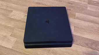 PlayStation 4 Slim 500GB + 2 ovladače a hry - 2