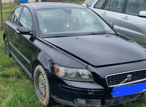 Rozprodám volvo s40 2005 2.0 tdci 100kw - 2