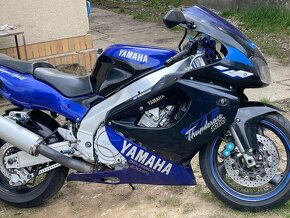 Yamaha yzf1000 Thunderace - 2