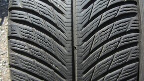 Zimní pneu 235/45/18 Michelin - 2