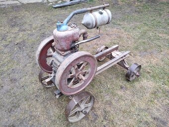 Stabilní motor Triumph (Slavia) 3Hp - 2