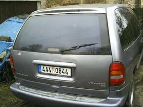 chrysler voyager 2.4i - 2