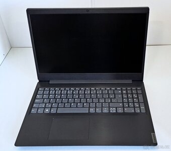 Lenovo Ideapad 15,6"FHD AMD A6 SSD128gb 8gb RAM Win10 - 2