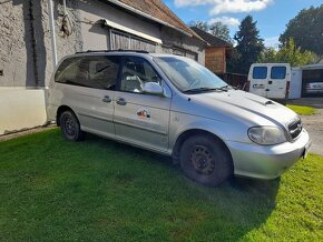 Kia Carnival 7 míst  automat - 2