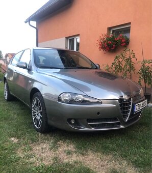 Alfa romeo 147 - 2