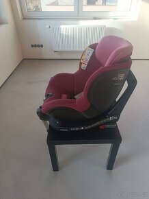 Prodám autosedačku Britax Römer Dualfix M i - size - 2