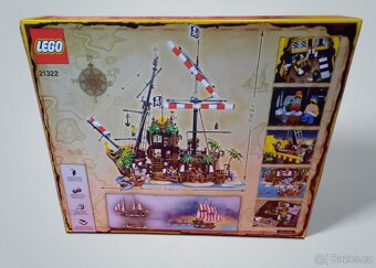 LEGO Ideas 21322 Zátoka pirátov z lode Barakuda - 2