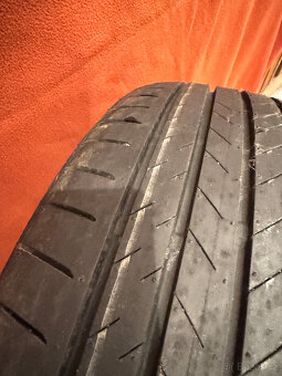 Bridgestone Alenza 235/55 R19 - 2