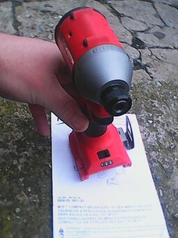 Milwaukee M18 BLIDR-0 Rázový utahovák 1/4 hex 190Nm - 2