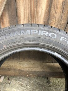 Pneu 225/55 r17 , dva kusy . - 2