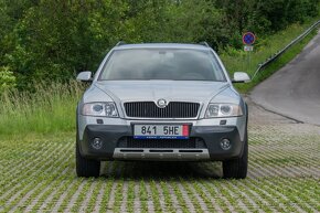 Škoda Octavia Combi 2.0 TDI 4x4 Scout - 2