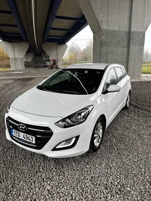 HYUNDAI i30 COMBI LIFT-1.6BENZIN-88kw-111000km - 2