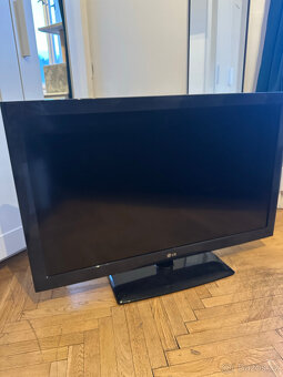 LG LCD TV 42" 42LD550 - 2