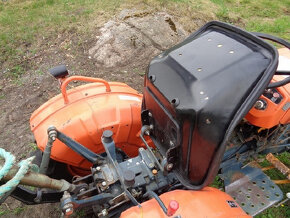 traktor Kubota  4x4 plně funkční - 2