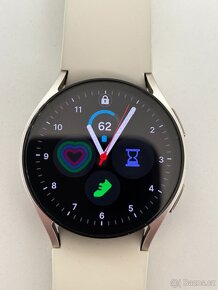 Samsung Galaxy Watch 6 40 mm zlaté - 2