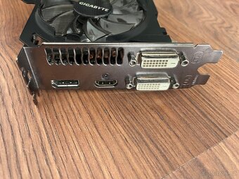 Gigabyte r9 290 - 2