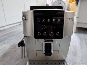 Automatický kávovar DeLonghi ECAM 220.31.SB Magnifica Start - 2