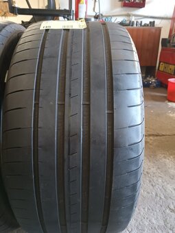 2xletní pneu 275/35/19.Goodyear. - 2