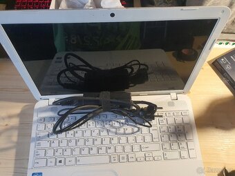 Prodam TOSHIBA Satellite C855-22M - 2