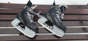 Brusle CCM SUPERTACKS 1092 SR - málo používané - 2