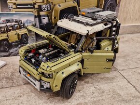 LEGO 42110 - LAND ROVER DEFENDER, složené - 2