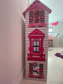 Dřevěný domeček pro panenky Barbie - Amelia - 2