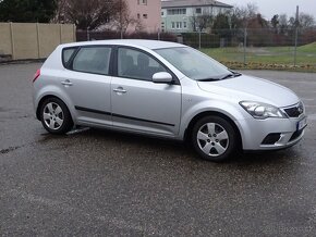 Kia Cee´d 1.4i r.v.2010 (80 kw) 1.Majitel Koupeno v ČR - 2