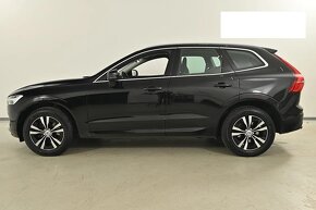 Volvo XC60 B4 AWD Momentum Advanced rok 2021 - 2