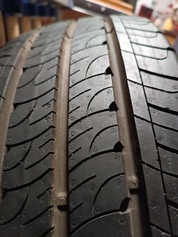 4 x letní 215/65 R16C 109/107T DOT 5222 - 9-10mm - 2