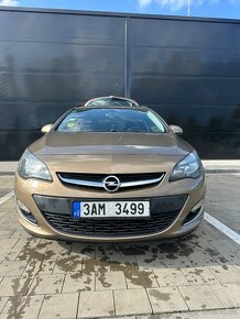 Opel Astra Sports Tourer 2013 96kw TOP STAV - 2