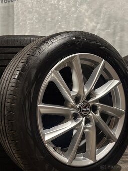 Wolsvagen 215/55 R17 V - 2