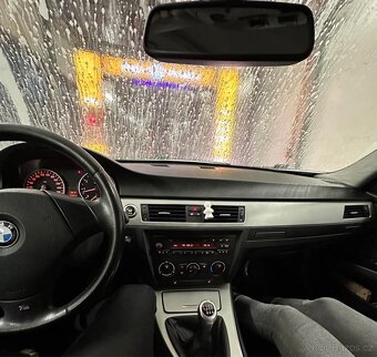 BMW E91 320i - 2