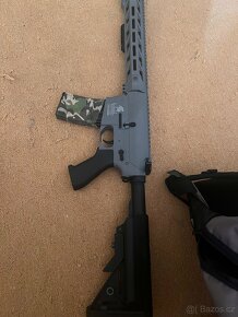 airsoft zbraň a doplňky přidám k tomu i taktickou vestu - 2