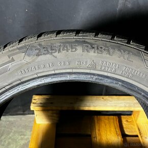 Zimní pneu 235/45 R18 98V Barum 5mm - 2