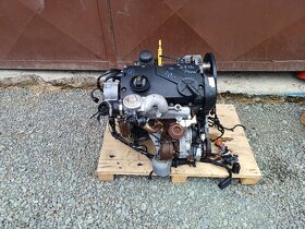 Motor 1,9 Tdi 74kw typ : AVB kompletní motor - 2