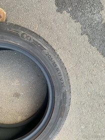 Letni pneu Barum 205/55r17 - 2