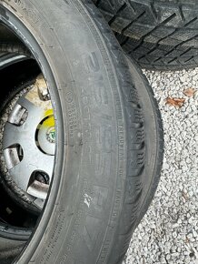 Nokian zimní 215/55 r17 - 2