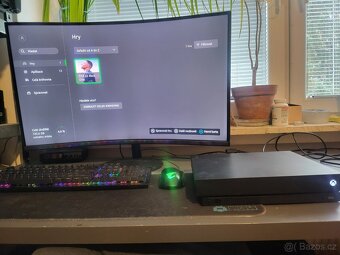 Xbox one X 1Tb přibalena FIFA 2022. Ovladač Usb C zamluveno - 2