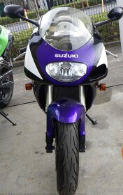 Suzuki RGV 250-3sbirkove kusy - 2