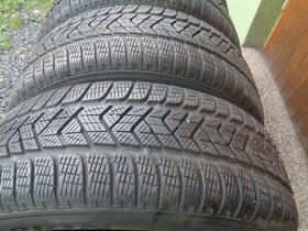 Zimní pneu 215/65/17 Pirelli - 2