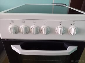 Elektrický sklokeramický sporák značky BEKO typ: CSM 57000 G - 2