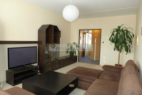 Prodej prostorného bytu 4+1 po rekonstrukci s lodžií v Plzni - 2
