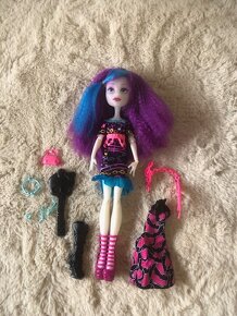 Monster high panenka - Ari - 2