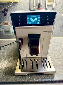 Automatický kávovar Delonghi - 2